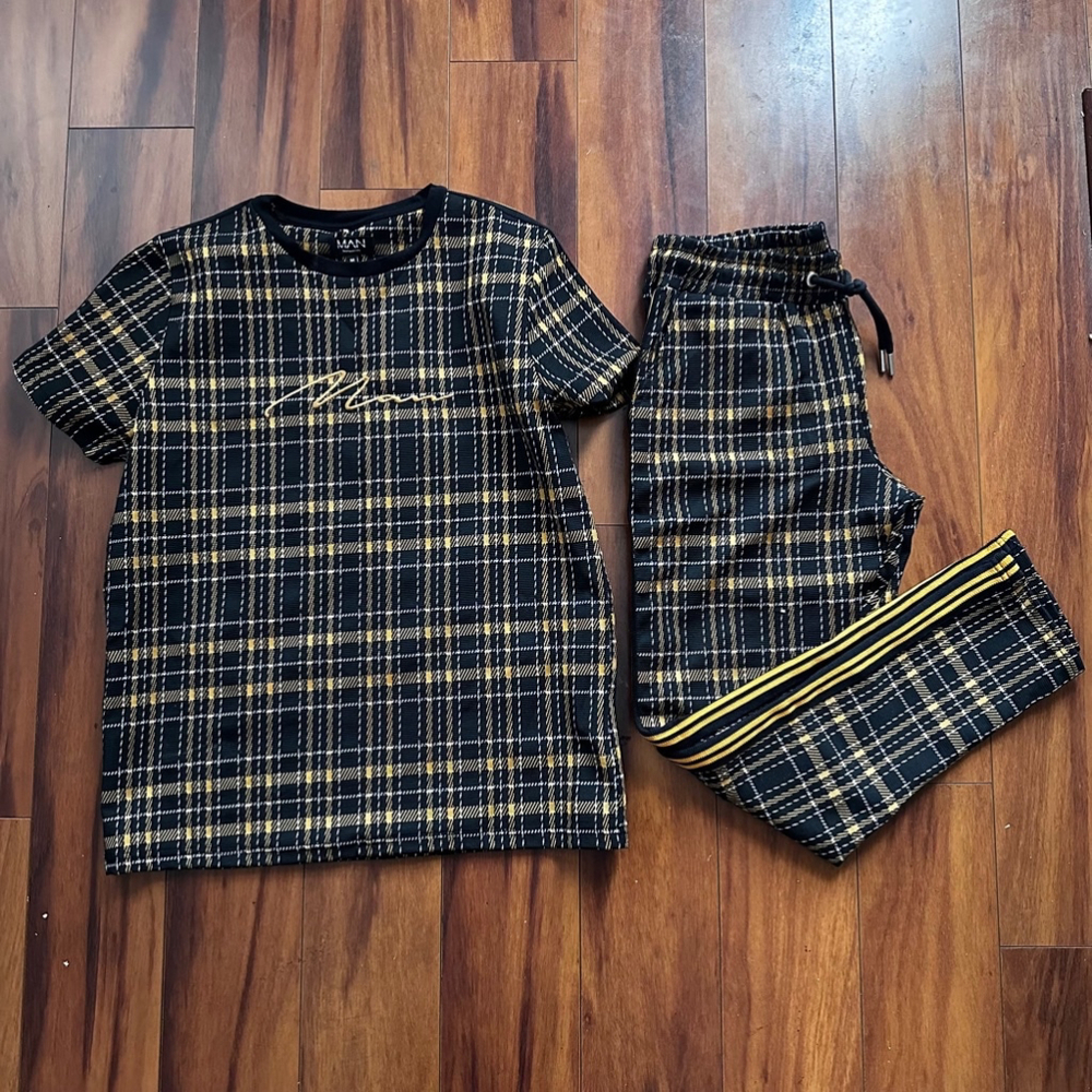 Men's BoohooMAN Black & Yellow Plaid Jogger Set Size M
